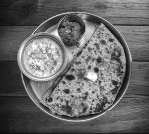 Tandoori aloo pyaaz paratha