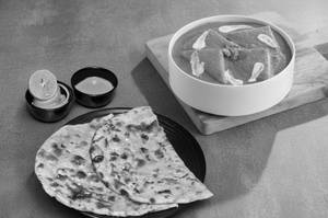Shahi Paneer With Butter Naan