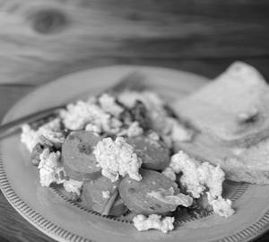 Scrambled Egg On Toast with chicken Salami