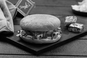 Paneer Tikka Burger