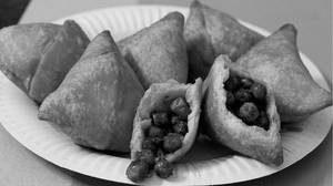Matar Samosa per Pcs