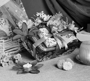 Floral Gift Hamper [Small]