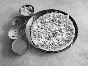 Podi Onion Uthappam