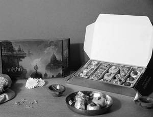 Assorted Gourmet Sweet Box [MJ-35]