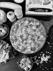 Onion And Paneer Pizza [7 Inches]