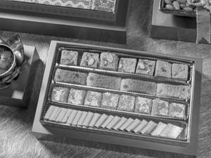 Khoya Kaju Assorted Mithai Box