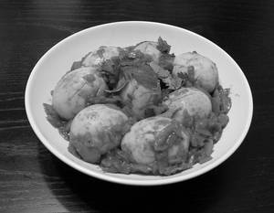 Egg Bhuna (2 Pieces Of Egg)