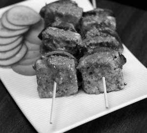 Achari paneer tikka