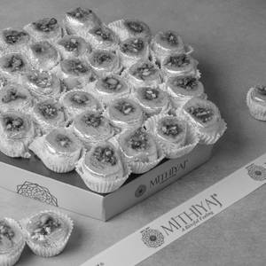 Kaju Gulkand Pista Roll