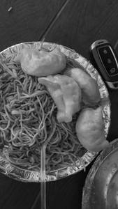 Schezwan noodles with fried momos [3 pieces]