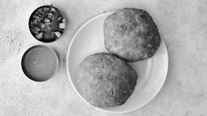 Onion Kachori [1 Piece]