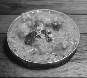 Special chicken curry bone less