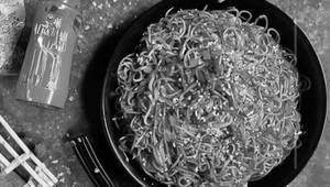Chilli garlic noodles