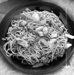Chicken chilli garlic noodles