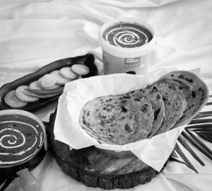 Dal Makhani with Laccha Paratha
