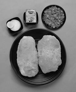 Punjabi Chole Bhature (2 Pcs)