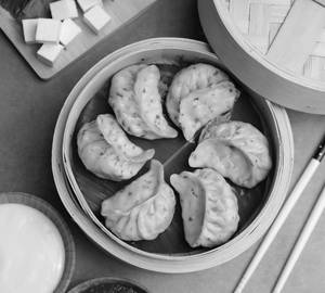 Veg Cheese Momos Steamed