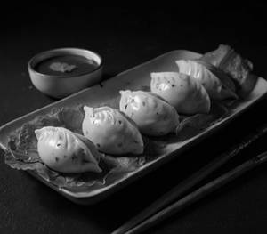 Paneer Peri Peri Steamed Momo
