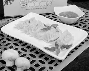 Steamed Mushroom Momoss (5 Pcs)