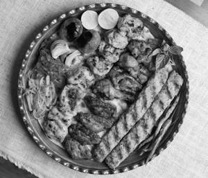 Makhsoos Chicken Platter
