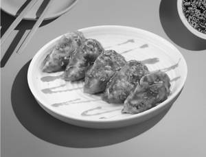 Classic Veggie Pan-tossed Momos