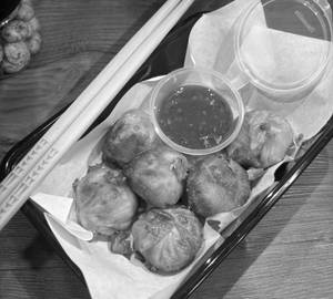 Veg fried momos 6 pieces