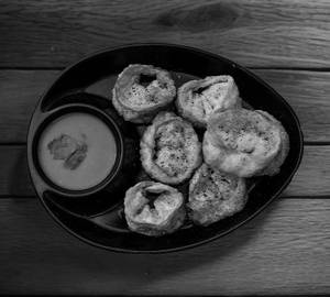 Fried Cheese Corn Momos 8 Pieces