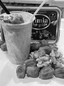 Charan Special Khajoor Shake