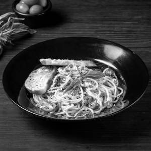 Spaghetti Aglio E Olio Peperoncino Pasta