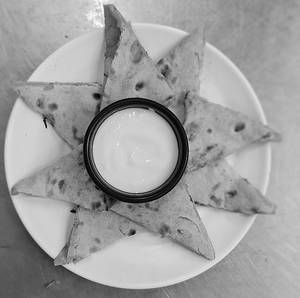 Alu Paratha 1 Nos (curds + Pickle)