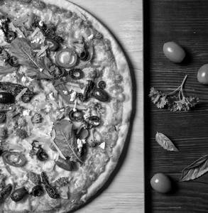 Mediterranean Bliss Pizza