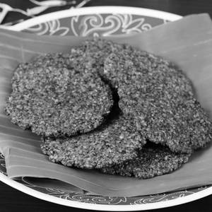 Tirupati Style Minapa Vada (250 Gms)