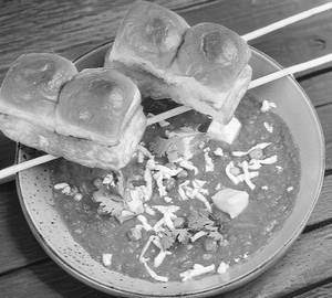 Cheese Paneer Maska Pav (4 Pcs)