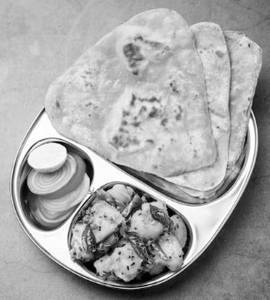 2 plain prantha alloo