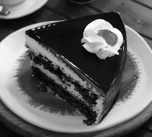 Chocolate Pastry (4 Pieces)