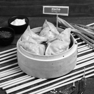 Schezwan Steamed Momos