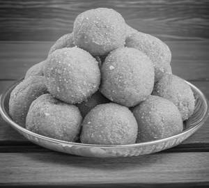Besan Laddu Normal [Kg]