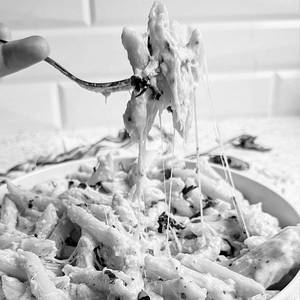 Khatta-meetha Special Cheese Sauce Mix Veg Pasta