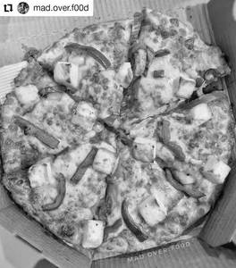 Paneer Makhani Pizza