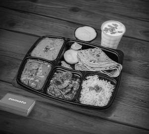 Shreeji Special Kathiyawadi Gujarati Thali (D)