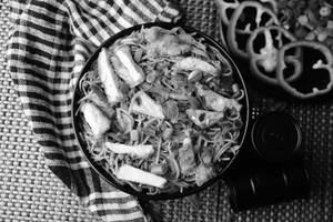 Egg Chicken Schezwan Noodles