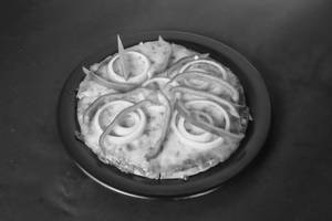Cheese Onion And Capsicum Pizza