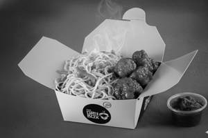 Singapore Noodles  With Cauliflower Manchurian