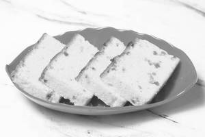 Pineapple fruit cake