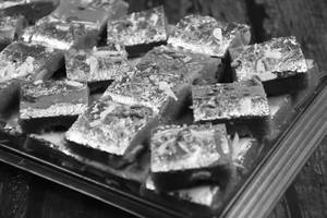 Desi Ghee Besan Burfi