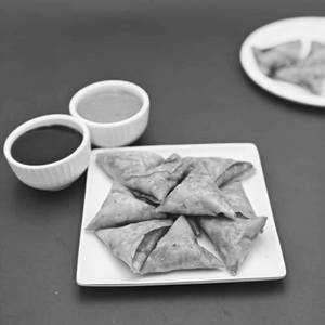 CHEESE PALAK SAMOSA
