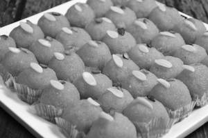 ( Desi Ghee ) Moti Chur Laddoo