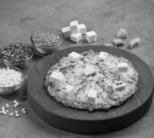 Cheese Paneer And Onion Pizza
