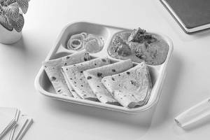 Tandoori Soya Chaap with Chapati Lunchbox