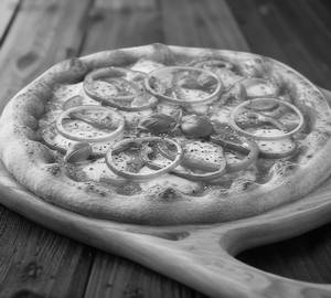 Onion & Capsium Pizza